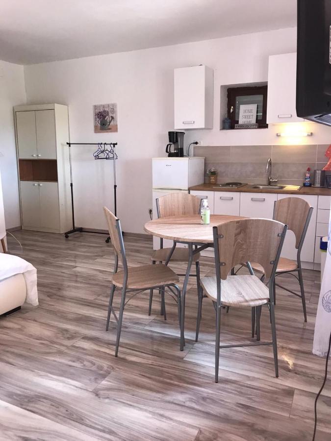 Apartments Lucija Solaris ชิเบนิก ภายนอก รูปภาพ
